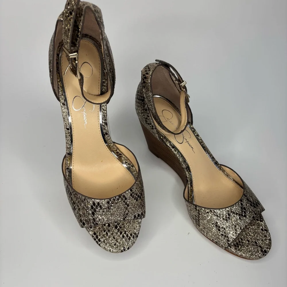 SH2 Jessica Simpson Cervena‎ Shimmery Snake Print Gold Wedge Party Sandals 8.5M